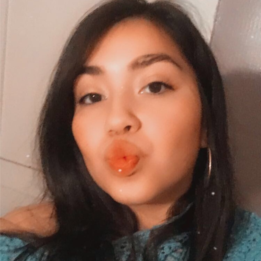 Meet your Posher, Nayely